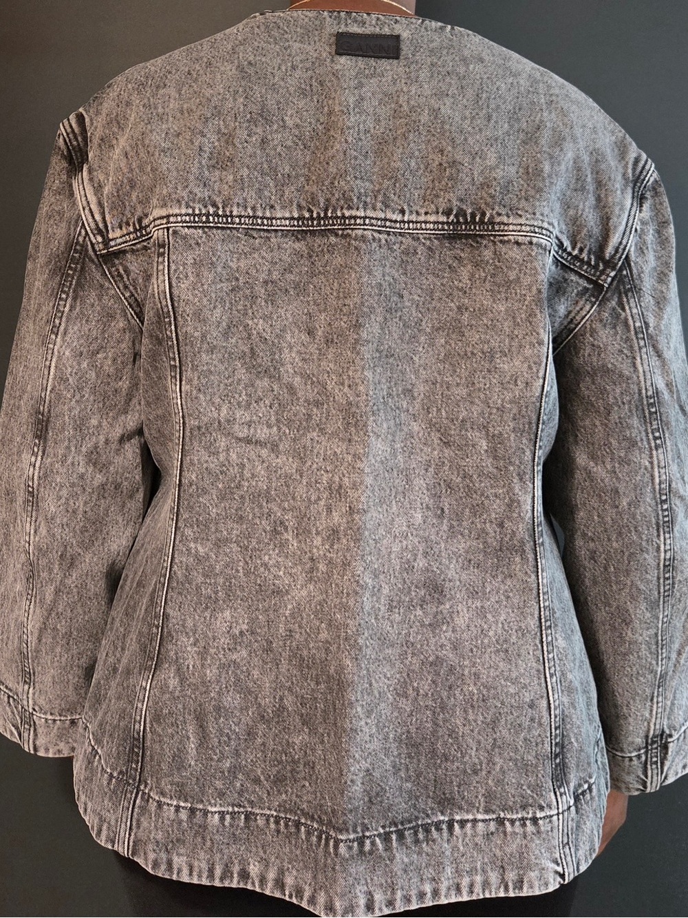 ganni | snow washed denim fitted blazer | hourglass | jean | size: us 22 - Picture 2 of 9